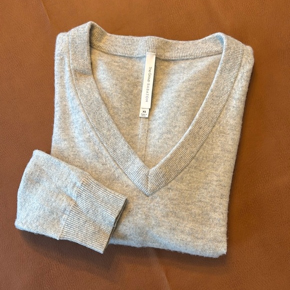 Aritzia The Group Babaton cashmere sweater - Picture 1 of 6